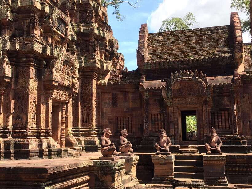 Angkor Wat, Small Circuit Private Tour with Banteay Srei - How a private guide makes the Angkor day feel manageable