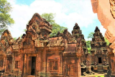 Angkor Wat: Sunrise 2.5 Days Temples & Tonle Sap-Small Group - Day 1: Pre Rup and the “smaller but sharper” temples outside Angkor Thom