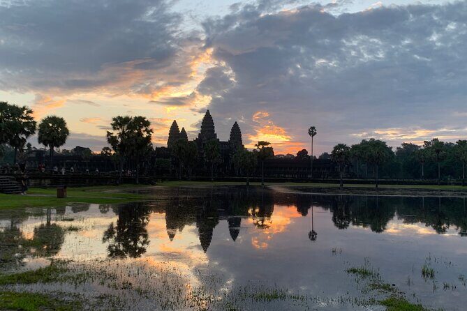 Angkor Wat Sunrise and Angkor Thom Sunset Tour - Private tour value: guides who steer you, explain, and keep it fun