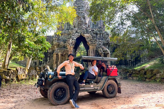 Angkor Wat Sunrise and Market Tour by Jeep - Stop 5: Ta Nei for a quieter stone stop and a Buddha dedication