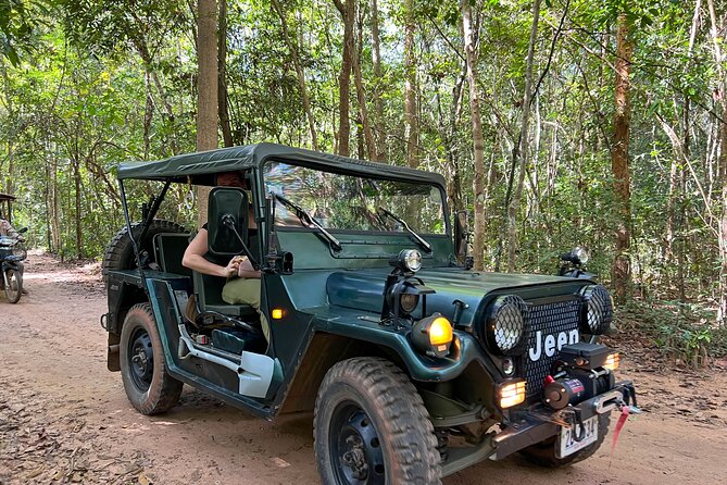 Angkor Wat Sunrise and Market Tour by Jeep - Stop 2: Srah Srang and the local food break that actually feels local
