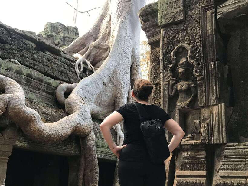 Angkor Wat Sunrise by Vintage Jeep – Private Tour - Angkor Wat sunrise: the lotus pond glow and what the guide helps you see