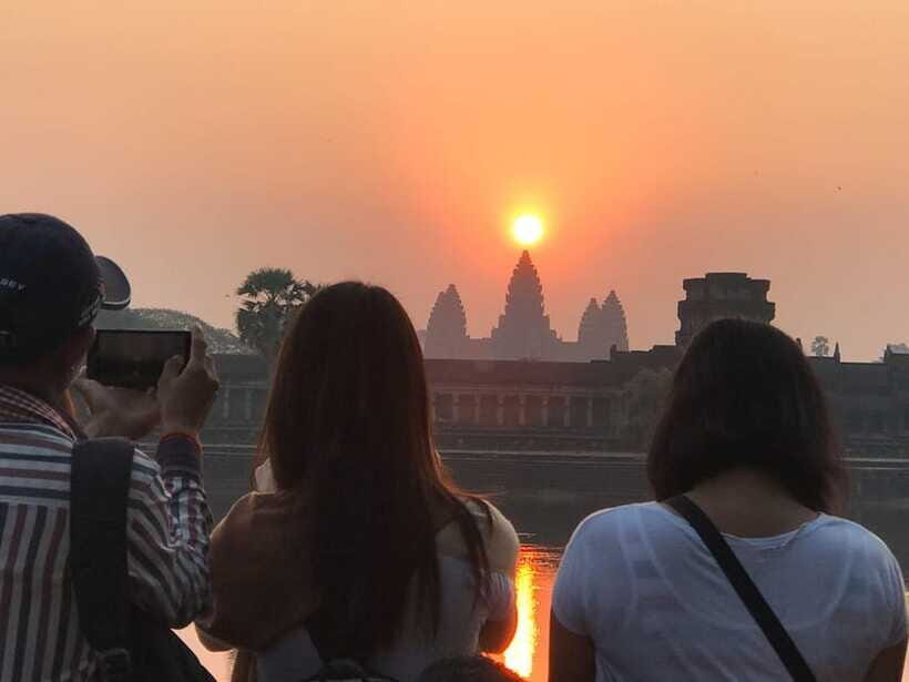 Angkor Wat Sunrise by Vintage Jeep – Private Tour - Should you book this private Angkor Wat sunrise tour?