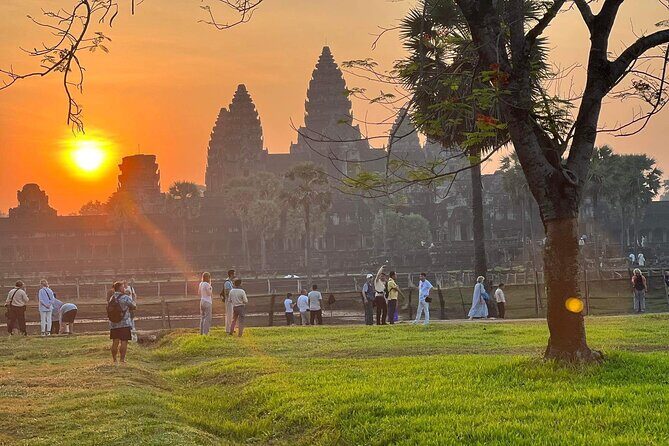 Angkor Wat Sunrise: Exclusive Private Tour! - Stop 2: Angkor Thom and Bayon (The South Gate Faces)