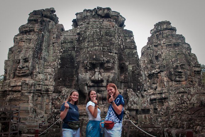 Angkor Wat Sunrise Experience with Breakfast - Stop 4: Angkor Thom Victory Gate Photo Stop