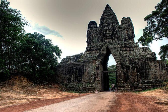 Angkor Wat Sunrise Guided Join-In Tour/Private Tour - Angkor Wat sunrise: seeing the complex with a guide’s map in your head
