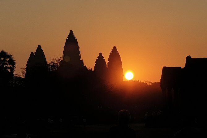 Angkor Wat Sunrise Private Full Day Tour - Sunrise at Angkor Wat: Why the early start feels worth it