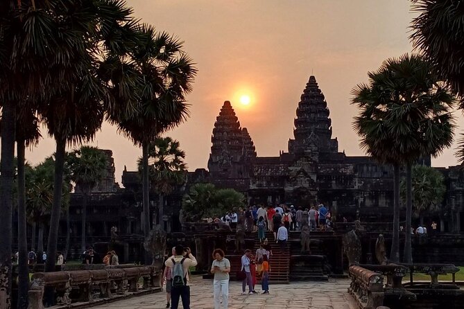 Angkor Wat Sunrise Tour - Angkor Thom South Gate: the quick stop that sets the tone