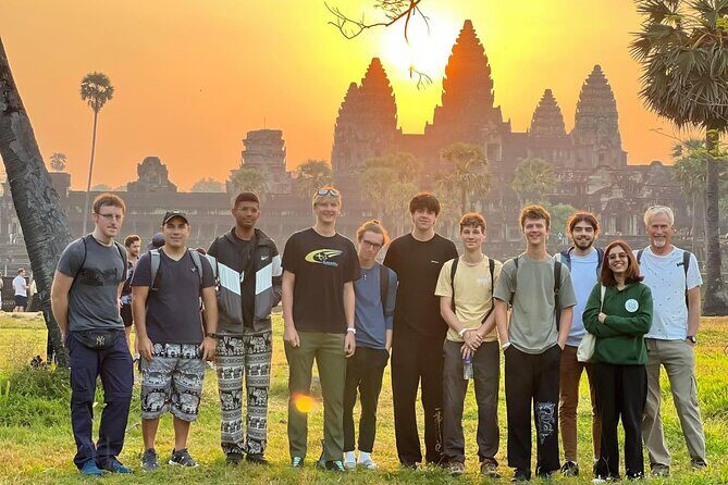 Angkor Wat Sunrise tour with Small - Group and Guide tours - Angkor Thom and Bayon: the South Gate and face towers