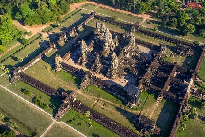 Angkor Wat Sunset Tour - Who you’ll likely be traveling with (and why it matters)