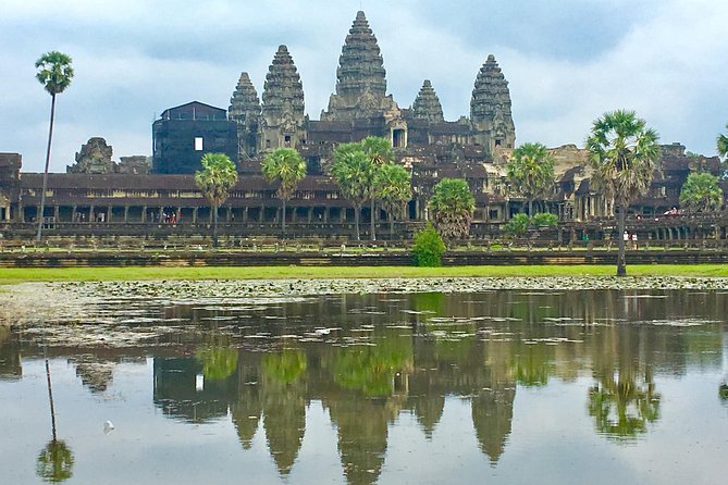 Angkor Wat, Ta Promh, Banteay Srei, Bayon temples Private Tour - Angkor Wat: The Big Start That Sets the Tone