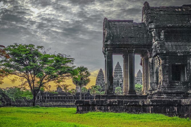 Angkor World Heritage with Sunrise - Small Group - Ta Prohm, Angkor Thom South Gate, and Bayon in one cooler stretch
