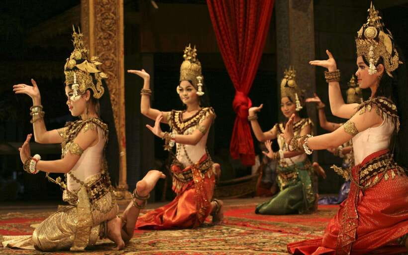 Apsara Dance Show with Dinner by Tuk-Tuk Roundtrip Transfer - How to get more from the show: notes, meaning, and pacing