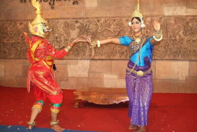Apsara Dancing Show with Buffet Dinner Free Hotel Pick up - How the 6:30 pm start and free pickup actually help