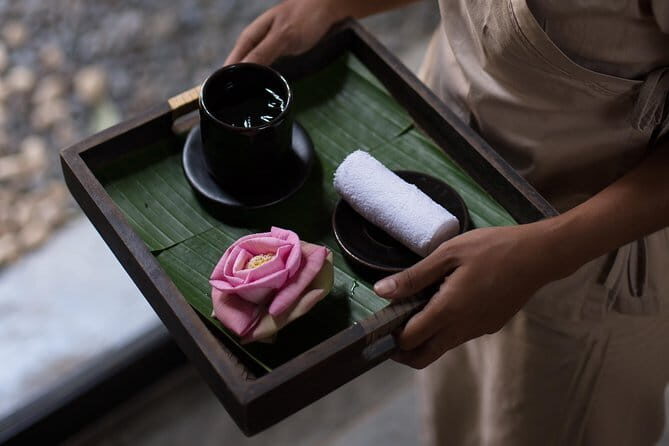 Apsara Indulgence 4 Hands Massage in Phnom Penh - The Included Welcome: Tea, Cold Towel, and Feet Cleansing
