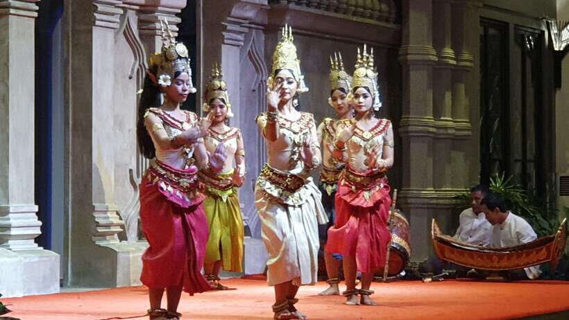 Apsara Performance Including Buffet Dinner & Hotel Pick up - Tuk-Tuk Pickup and Getting to the Right Place