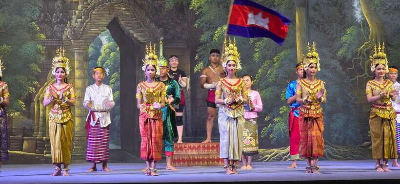 Apsara Performance Including Buffet Dinner & Hotel Pick up - Buffet Dinner Details: Amok, Khmer BBQ, and International Options