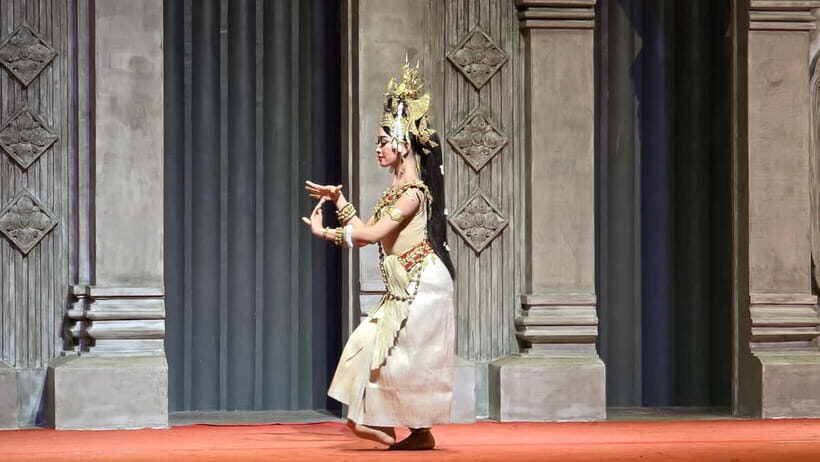 Apsara Performance with Dinner include Pick up & Drop off - How the Night Flows: Pickup, Dinner, Dance, Tuk-Tuk Back