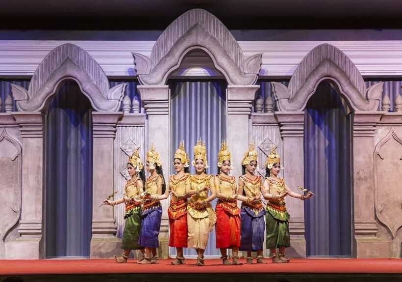Apsara Traditional Dances & Local Buffet with Tuk-Tuk Ride - Should You Book This Apsara Dance and Buffet With Tuk-Tuk Ride?