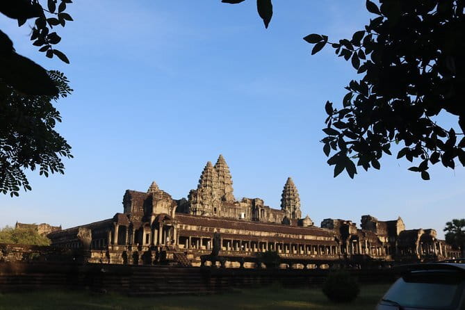 Bakong Temples & Floating Village Tour - Kampong Phluk floating village: what you’re really seeing on Tonle Sap
