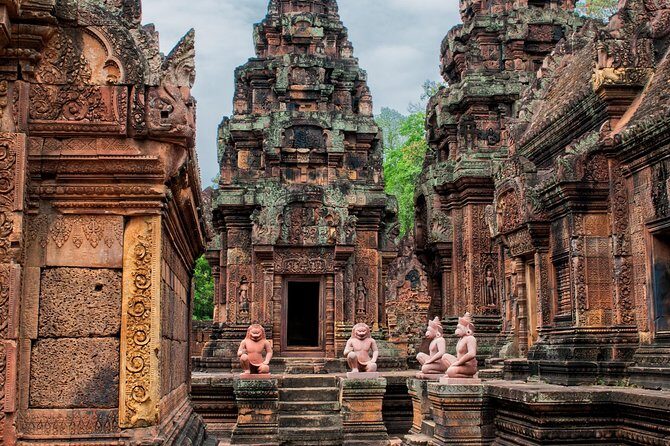 Banteay Srei and Big Tour from Siem Reap Small-Group - Temple stop #1: Banteay Srei and why you should slow down