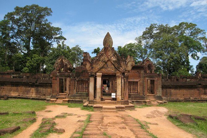 Banteay Srei and Big Tour from Siem Reap Small-Group - Preah Khan: a labyrinth of pavilions and chapels