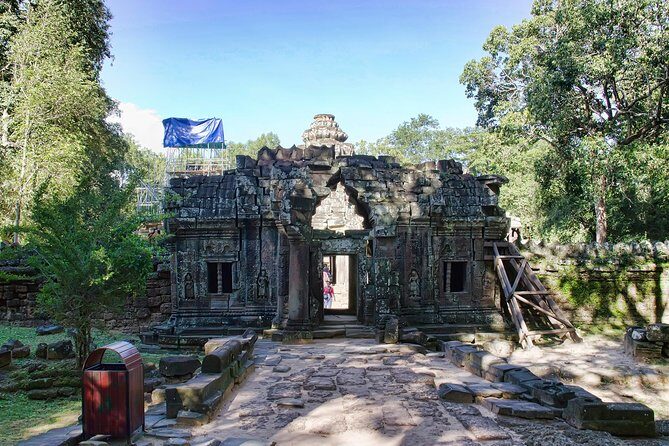 Banteay Srei & Angkor Big Circuit Tour - Pickup comfort and a guide who turns stone into meaning