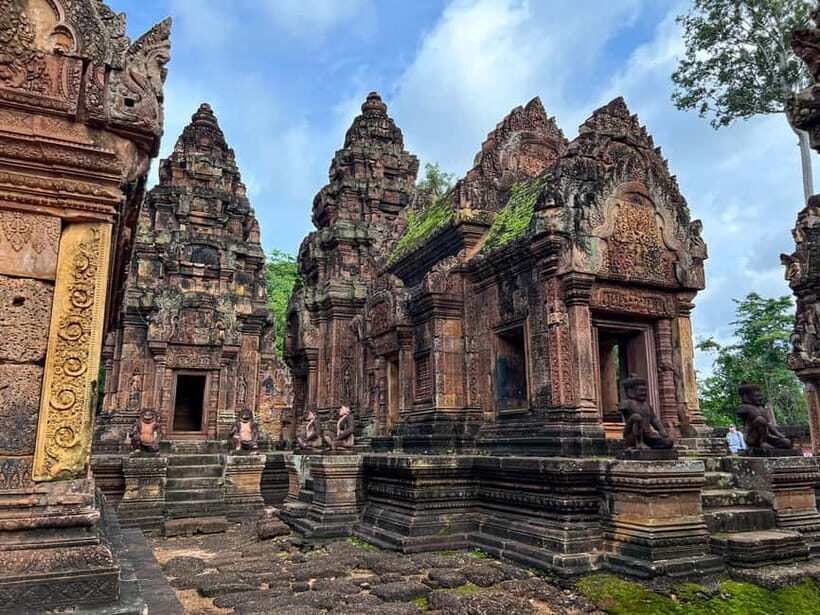 Banteay Srei, Beng Mealea and Kulen Mountain with Picnic - Beng Mealea: the 12th-century ruin where nature tells the story