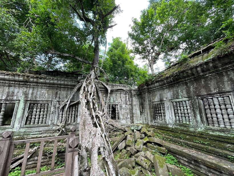 Banteay Srei, Kulen Waterfall & Beng Mealea Exploration - Peng Chruonh cliff viewpoint: short walk, big forest views