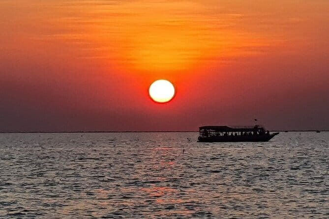 Banteay Srei Temple and Kompong Phluk Village Private Tour - Banteay Srei Meets Tonle Sap: A smart private day from Siem Reap