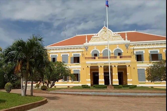 Battambang Day Trip from Siem Reap-Bamboo Train, Bats Cave - Battambang city on foot: markets, colonial buildings, and local crafts