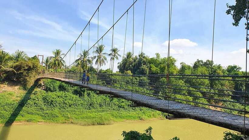 Battambang: Tuk-Tuk, Bamboo Train, Killing/Bat Caves, Sunset - Phnom Sampou and Rat Barbecue: Views, Caves, and Local Taste