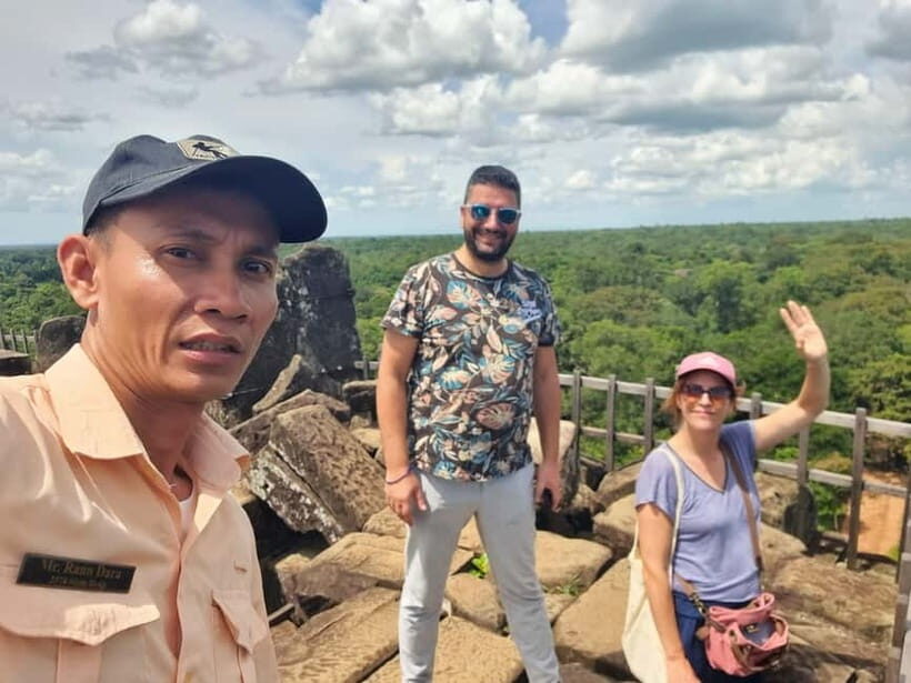 Beng Mealea, Koh Ker & Floating village Day Tour - Koh Ker and Prasat Thom: Climb the Seven-Tiered Pyramid