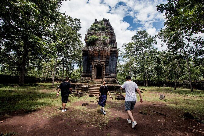 Beng Melea & Koh Ker Temples Small-Group Tour - Lunch break: picnic time in the temple grounds