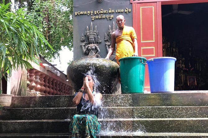 Buddhist Water Blessing and Real Life Experience with Local - Wat Po Banteaychey: the moment you get soaked