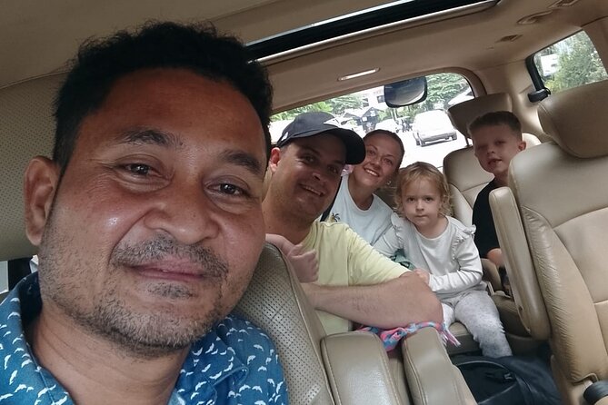 Cambodia Taxi Service - Royal Palace Pickup: Getting Set for a Smooth Start