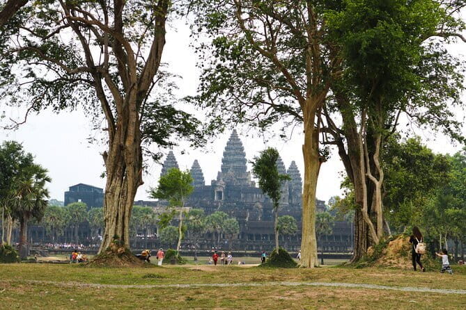 Classic Angkor Wat Sunrise Full Day Private Guide Tour - Private guide + hotel pickup: how it saves your morning energy