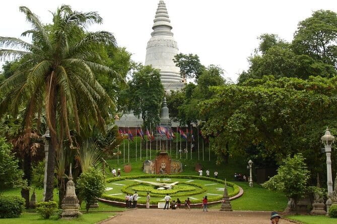 Classic Phnom Penh City Full Day Tour - Royal Palace to Wat Phnom: a classic Phnom Penh circuit that fits 9 hours