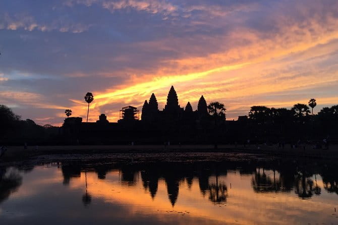 Explore Angkor Sunrise Spectacle a Full Day Temples Tour - Ta Prohm: the roots, the ruins, and why you’ll want the full hour