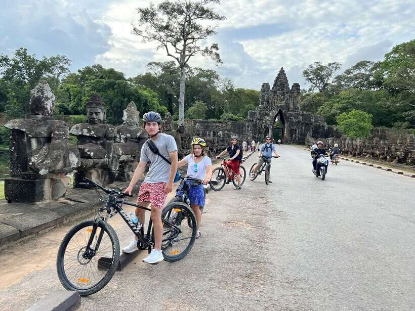 Explore Angkor Wat by Bike and Sunset - Entering Angkor Wat before the heat and before the bikes