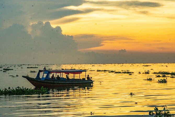Explore The Kampong Pluk Floating Village - The morning flow (8:00 am to noon): Tonle Sap in motion