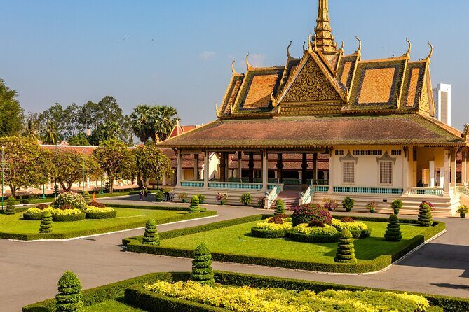 Exploring the Best of Phnom Penh: A Full Day Tour - Key Things I’d Bet You’ll Notice Most