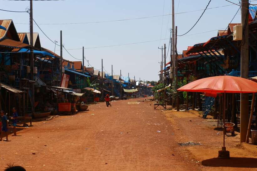 Exploring the Enchanting Kampong Phluk Floating Village - Should You Book Kampong Phluk?