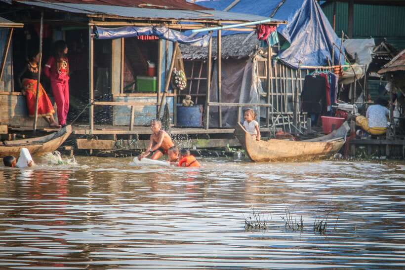 Floating Village and Tonlé Sap Sunset Tour - Motorboat time on small waterways: the “in-between” you shouldn’t skip