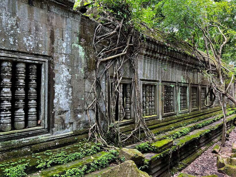 From Koh Ker: Full-Day Private Tour of Cambodian Temples - Prasat Kroes Linga and Prasat Prum: a changing mood between sites