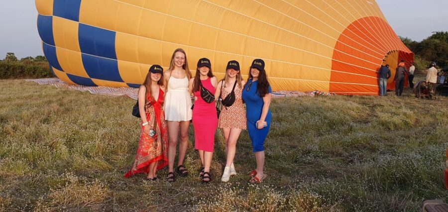 From Krong Siem Reap: Angkor Hot Air Balloon Ride w/ Pickup - Small group of up to 10: what that changes in real life