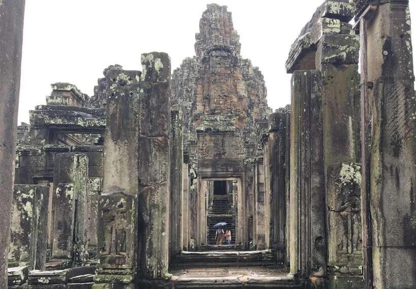 From Phnom Penh: Angkor Wat, Bayon, and Ta Prohm Day Trip - Phnom Penh to Angkor: the long drive that sets the tone