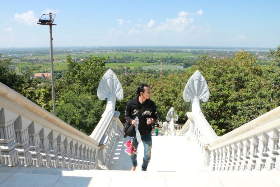 From Phnom Penh: Oudongk Mountain and Koh Chen Island Tour - Who might want to skip it