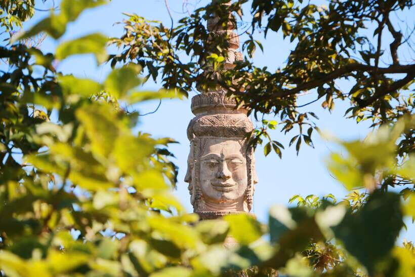 From Phnom Penh: Oudongk Mountain and Koh Chen Island Tour - Drinks, entry tickets, and the comfort of a managed day