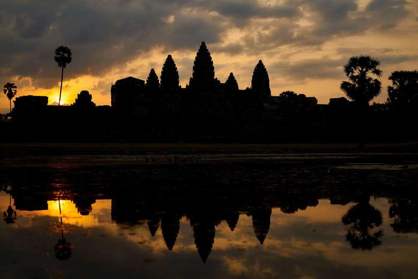 From Siem Reap: Angkor Wat Full-Day Private Tour & Sunrise - Sunrise at Angkor Wat: why the 5:00 am start really matters